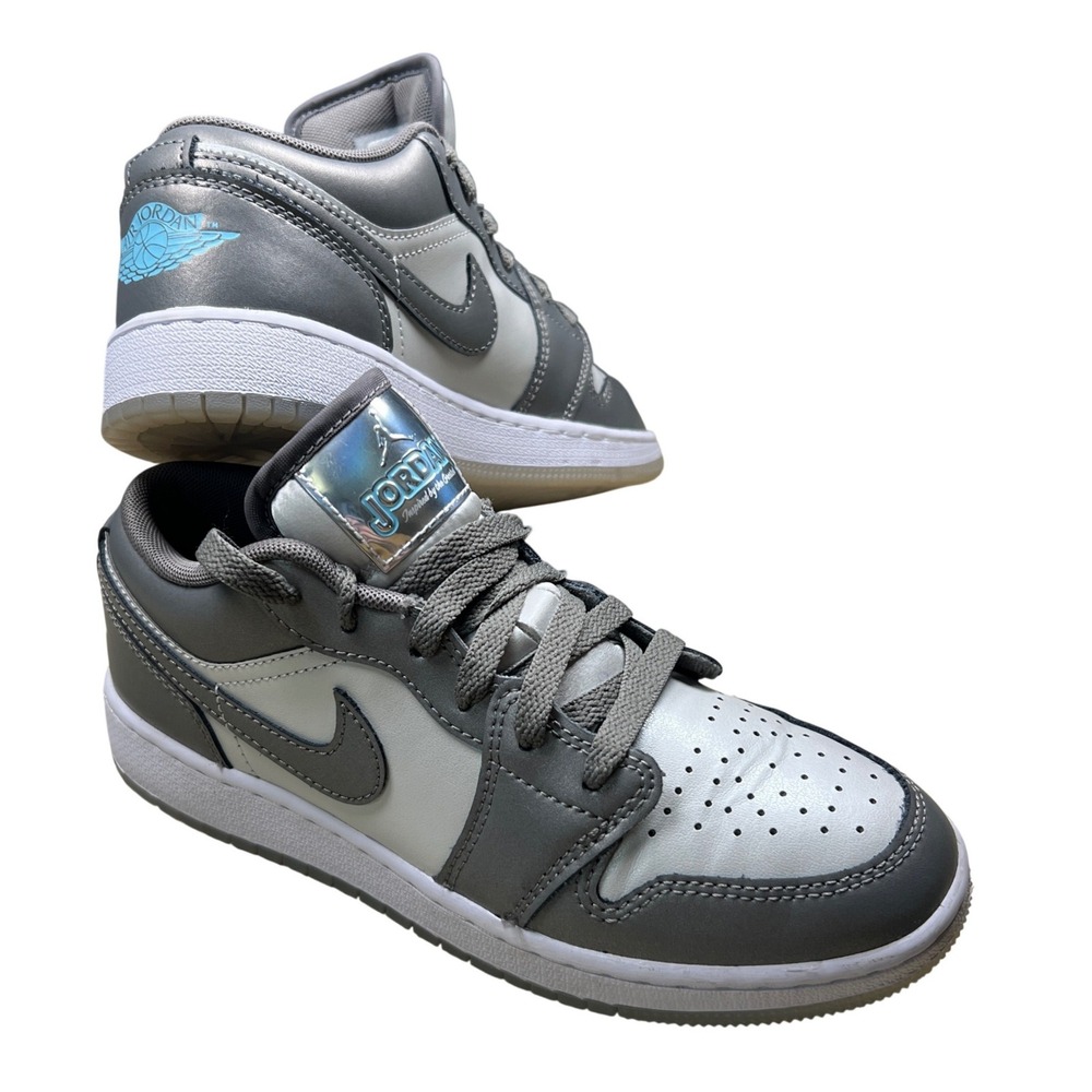 Jordan Air Jordan 1 Low Youth 4.5Y Silver Grey Metallic  Iridescent HV4398-014